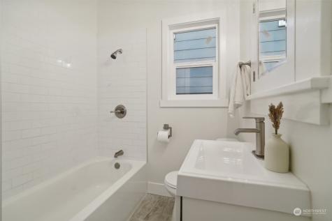 6023 28th Avenue NE Seattle WA 98115
