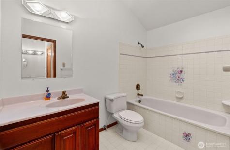 301 E Lila Westport WA 98595