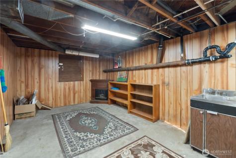 2814 Pioneer Way E Tacoma WA 98404