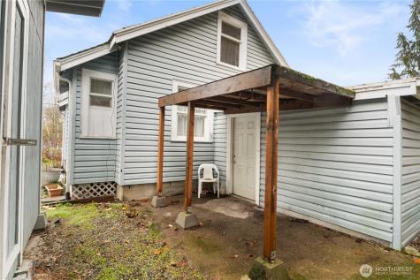 2814 Pioneer Way E Tacoma WA 98404