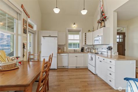 117 Barefoot Lane Oroville WA 98844