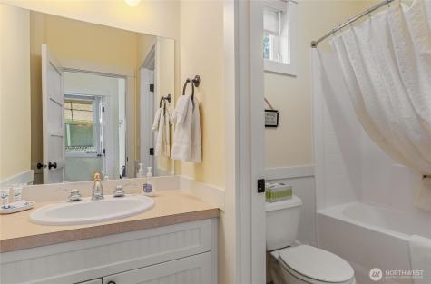 117 Barefoot Lane Oroville WA 98844