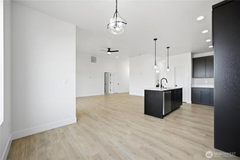 1134 E Mount Hood Street Othello WA 99344