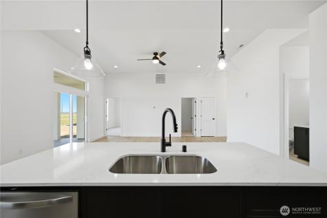 1134 E Mount Hood Street Othello WA 99344