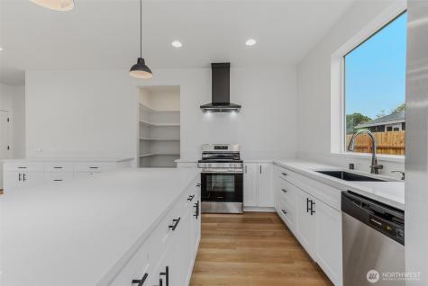1209 S 6th Avenue Kelso WA 98626