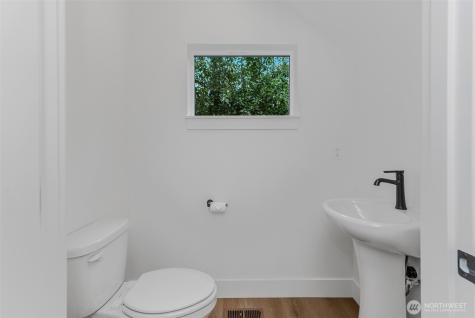 1209 S 6th Avenue Kelso WA 98626