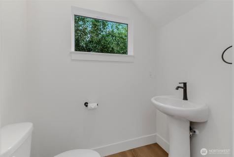 1209 S 6th Avenue Kelso WA 98626
