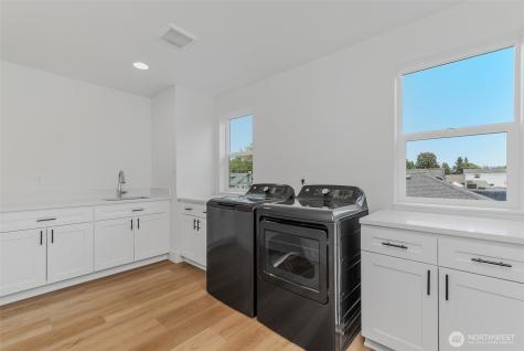 1209 S 6th Avenue Kelso WA 98626