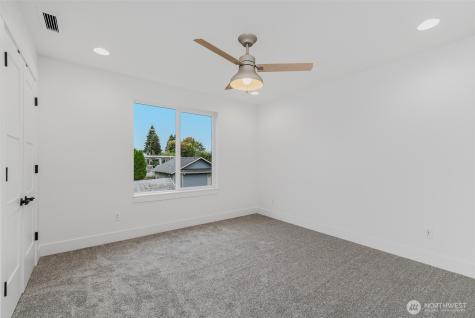 1209 S 6th Avenue Kelso WA 98626