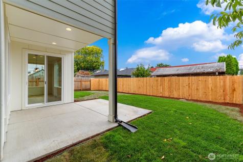 1209 S 6th Avenue Kelso WA 98626