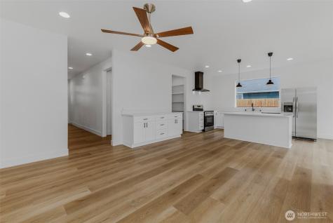 1209 S 6th Avenue Kelso WA 98626