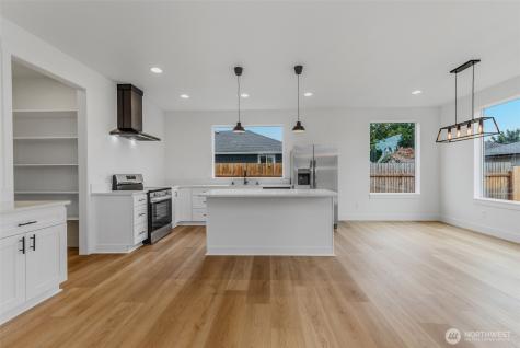 1209 S 6th Avenue Kelso WA 98626