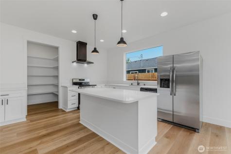 1209 S 6th Avenue Kelso WA 98626