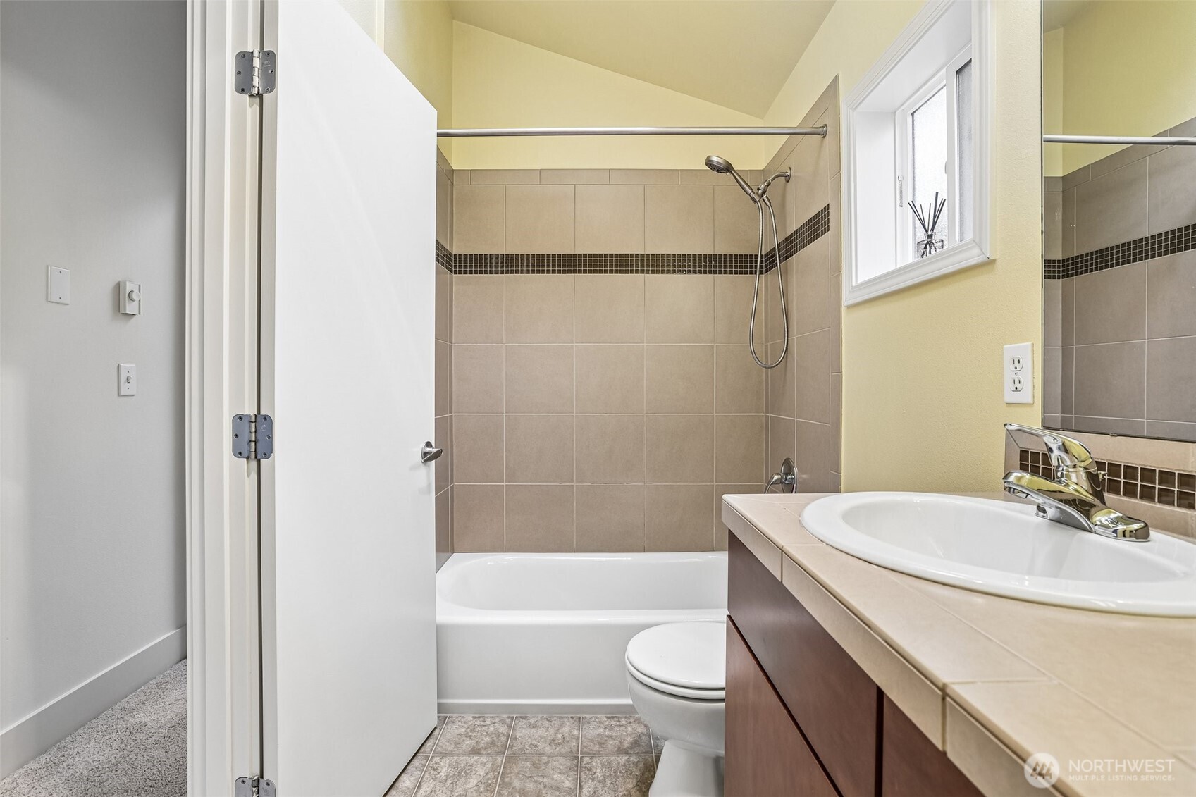 8128 Wolcott Avenue S Seattle WA 98118