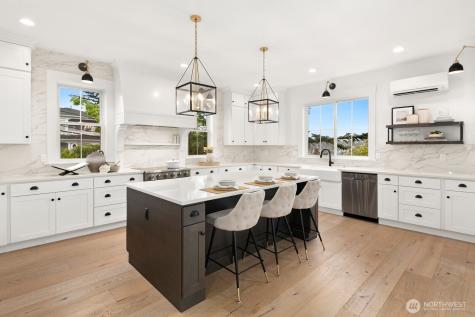 2114 26th Avenue W Seattle WA 98199