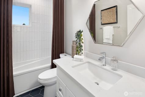 2114 26th Avenue W Seattle WA 98199