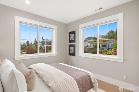 2114 26th Avenue W Seattle WA 98199