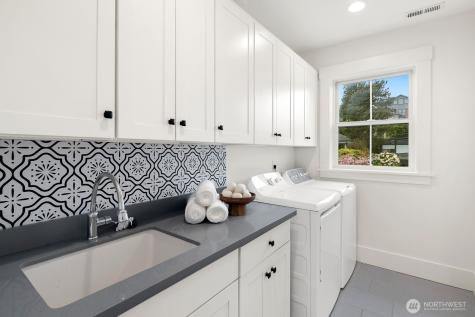 2114 26th Avenue W Seattle WA 98199