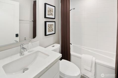 2114 26th Avenue W Seattle WA 98199