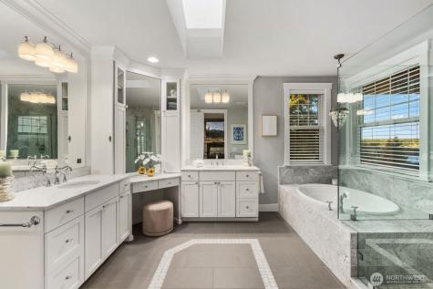 8411 NE 110th Place Kirkland WA 98034