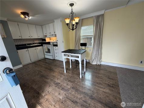 6111 79th Street E Puyallup WA 98371