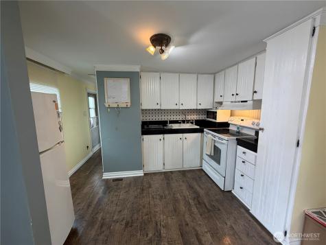 6111 79th Street E Puyallup WA 98371