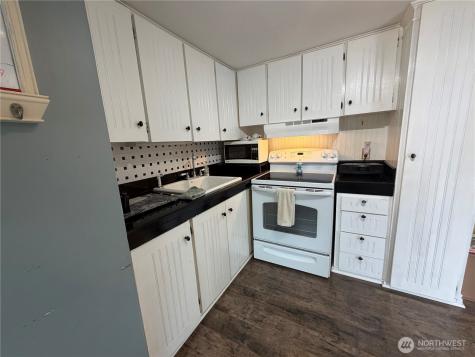 6111 79th Street E Puyallup WA 98371