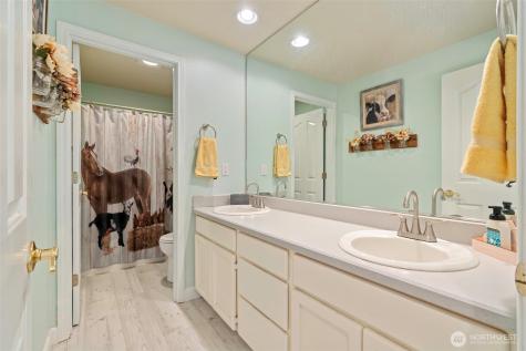14415 NE Mountain View Drive Battle Ground WA 98604