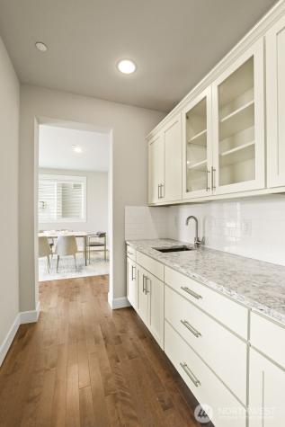 29 242nd Street SE Bothell WA 98021