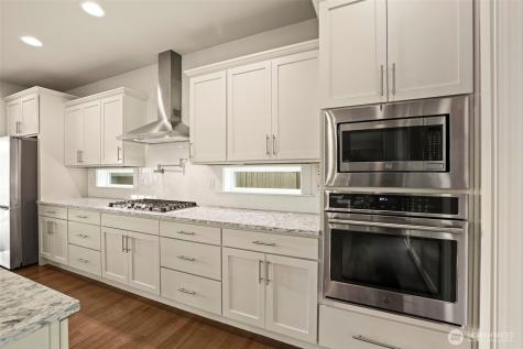29 242nd Street SE Bothell WA 98021