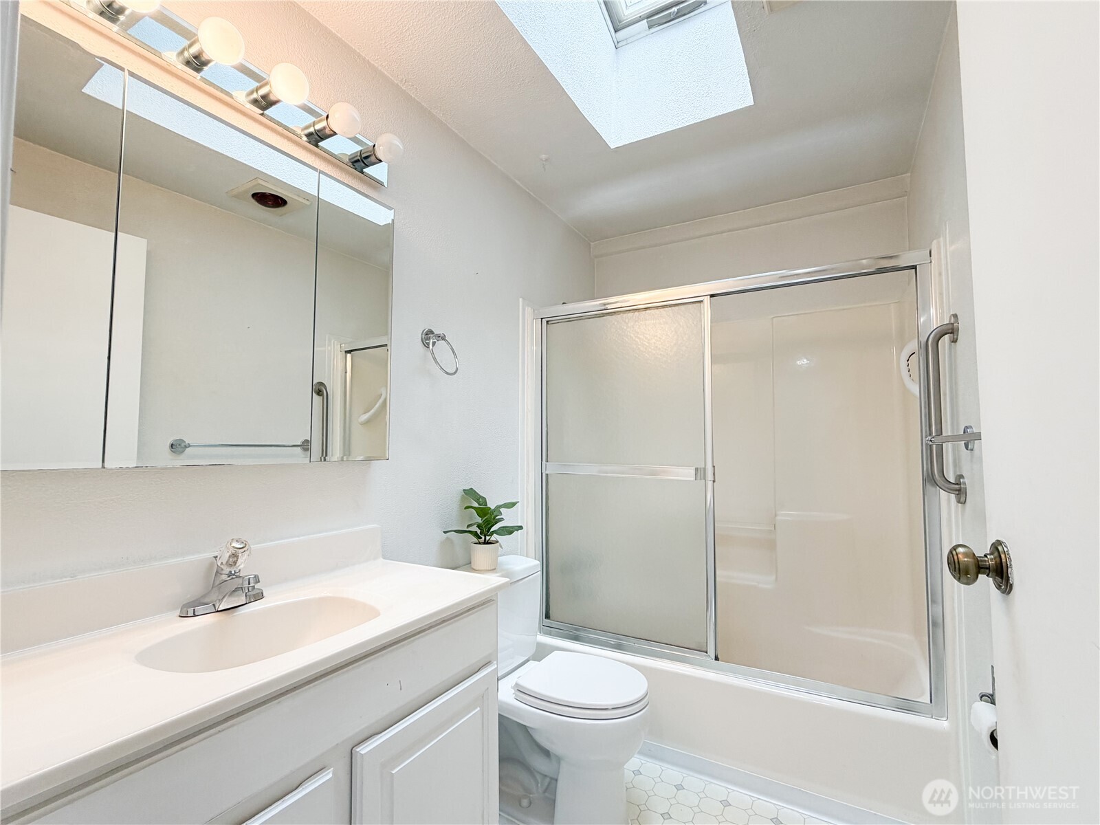 2434 SW 328th Street Federal Way WA 98023