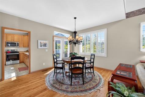 738 24th Avenue SW Puyallup WA 98373