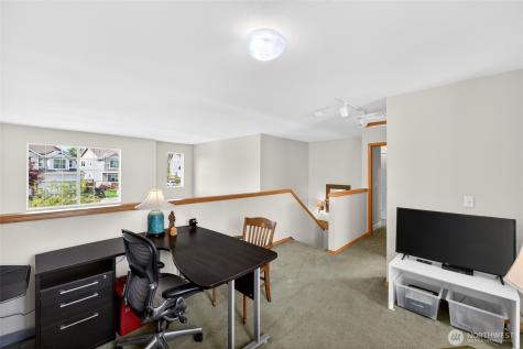 738 24th Avenue SW Puyallup WA 98373