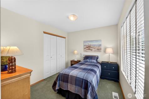738 24th Avenue SW Puyallup WA 98373