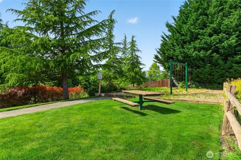 738 24th Avenue SW Puyallup WA 98373