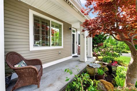 738 24th Avenue SW Puyallup WA 98373
