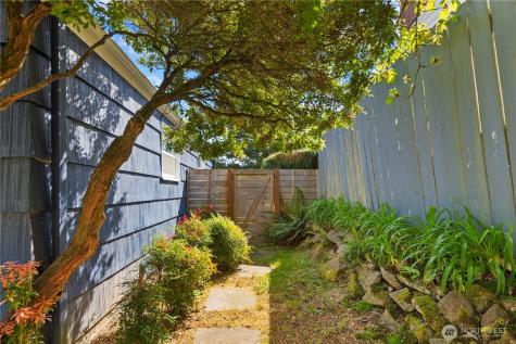 4019 50th Avenue SW Seattle WA 98116
