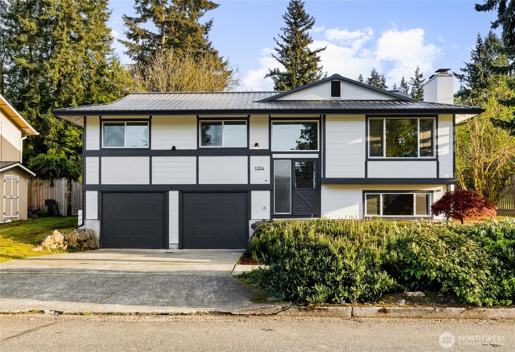 1204 E Laurel Street Kent WA 98030