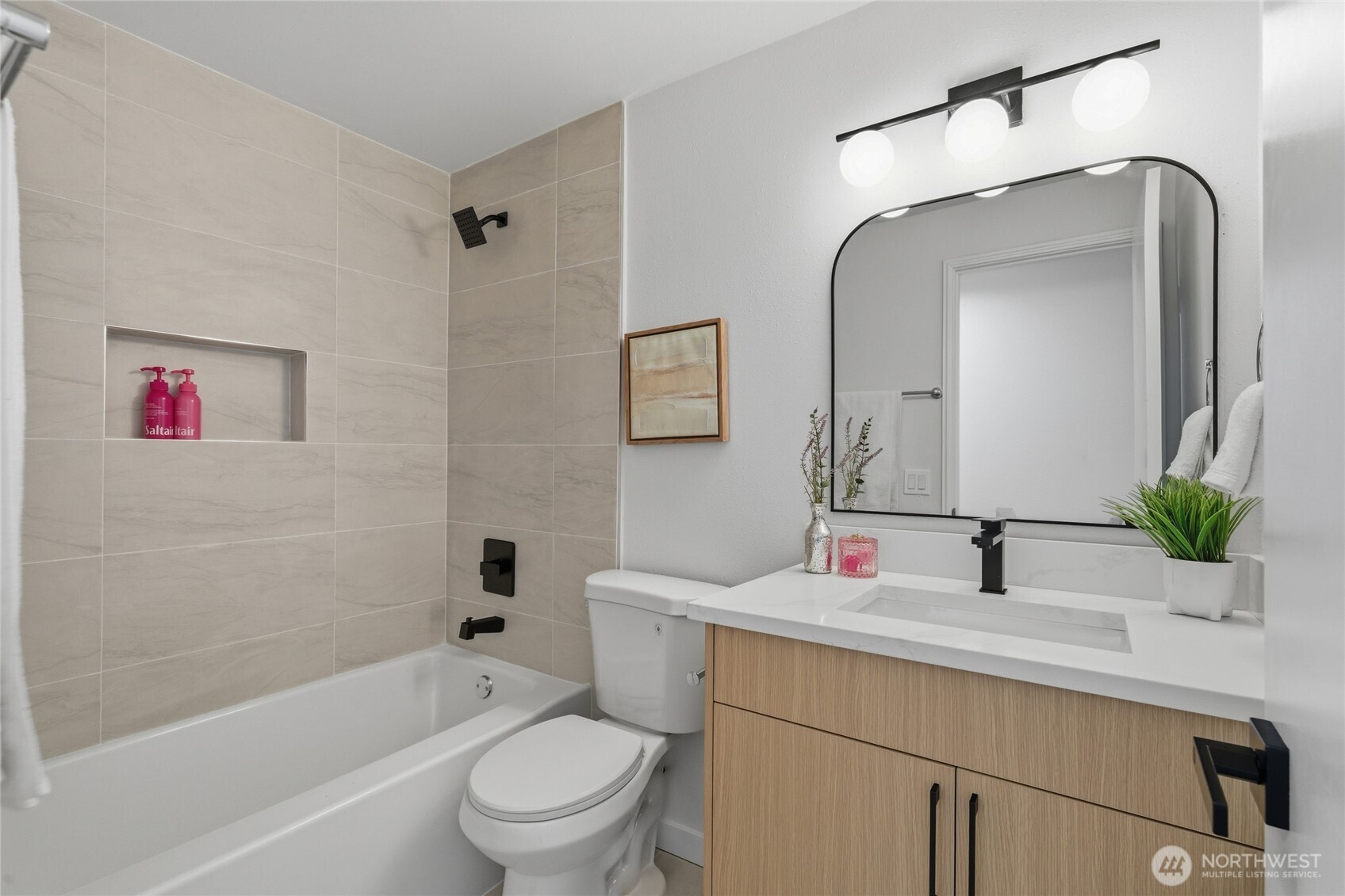 1204 E Laurel Street Kent WA 98030