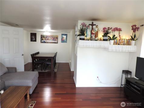 11426 15th Avenue SW Seattle WA 98146