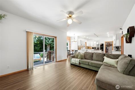 609 108th Place SE Everett WA 98208