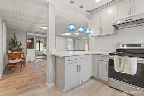 13324 30th Avenue NE Seattle WA 98125