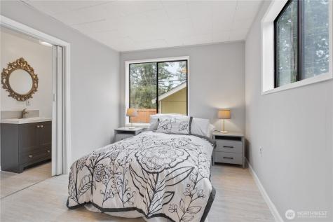 13324 30th Avenue NE Seattle WA 98125