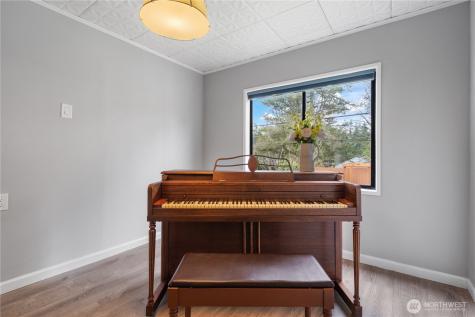 13324 30th Avenue NE Seattle WA 98125