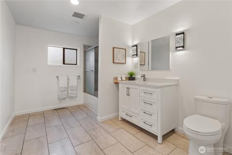 13324 30th Avenue NE Seattle WA 98125