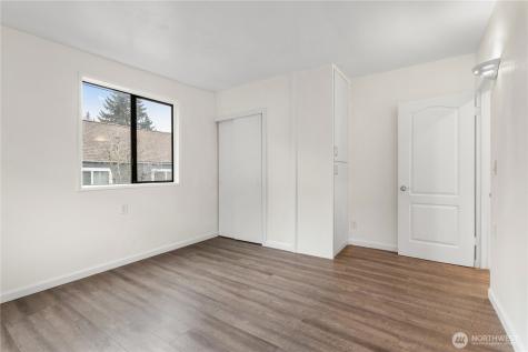13324 30th Avenue NE Seattle WA 98125