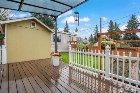 13324 30th Avenue NE Seattle WA 98125