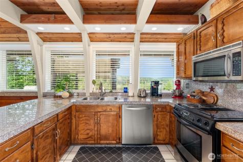 1508 Bloomhardt Road Raymond WA 98577