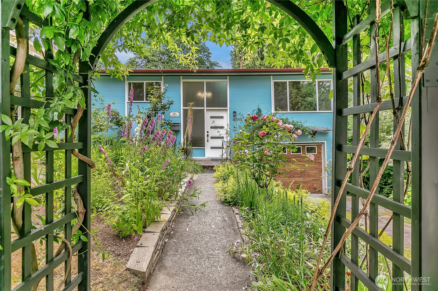 4815 46th Avenue S. Seattle WA 98118