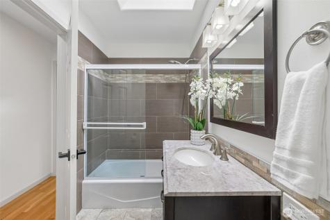 15004 61st Place NE Kenmore WA 98028
